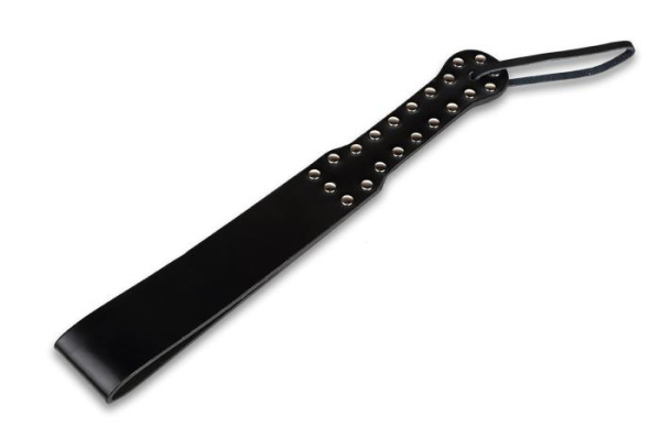 Шлепалка  черная с заклепками